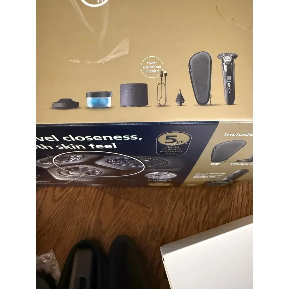 Philips Norelco Shaver 8000